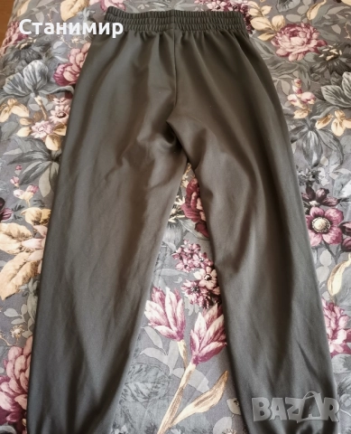 Долнище Nike.Размер М. 137-147., снимка 2 - Детски анцузи и суичери - 52545537