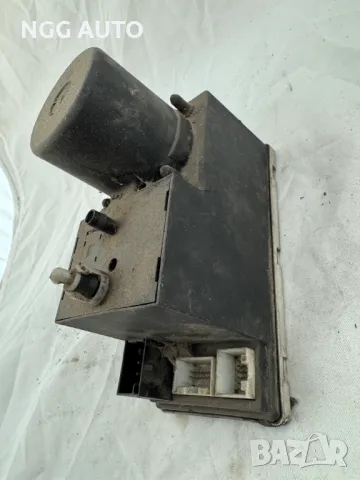 Вакуум помпа централно заключване 8l0 862 257 L, 8l0862257L, снимка 2 - Части - 48746567