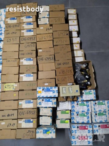 Термостати, пресостати, дефрост , релета ледогенератори, сензори