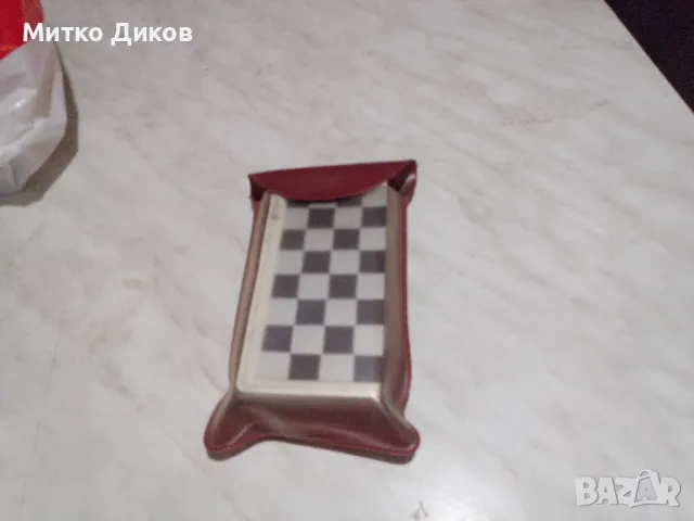 Малък магнитен шах от соца нов в кальвче 13х13см, снимка 6 - Шах и табла - 49010704