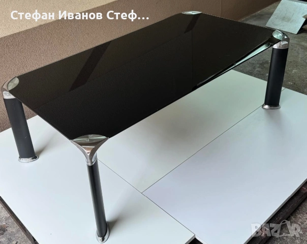 Стъклена холна маса