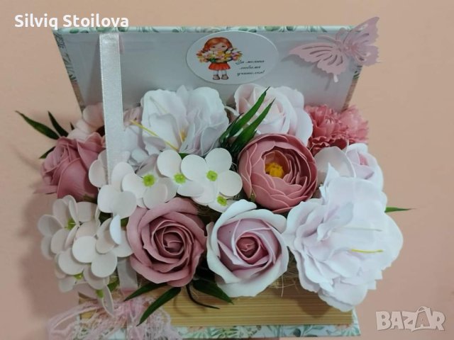 Кутия книга📖 със сапунени цветя, снимка 8 - Подаръци за жени - 40981192
