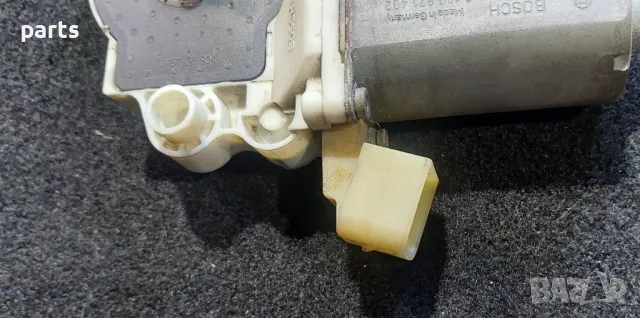 Задно Дясно Моторче Стъкло Мерцедес CLS W219 - 2198200642 - 980045100, снимка 3 - Части - 50344398