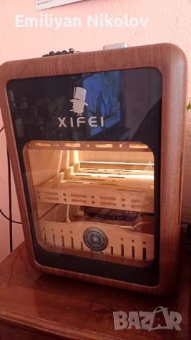 Продавам хумидор