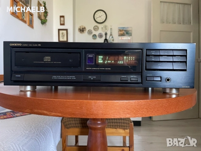 Подавам компакт диск плейър ONKYO DX-6630