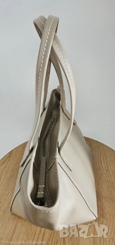 Дамска чанта BY FAR, снимка 3 - Чанти - 53403895