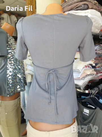 Сива блузка трико със сребристи пайети - ХС размер , снимка 2 - Тениски - 36355496