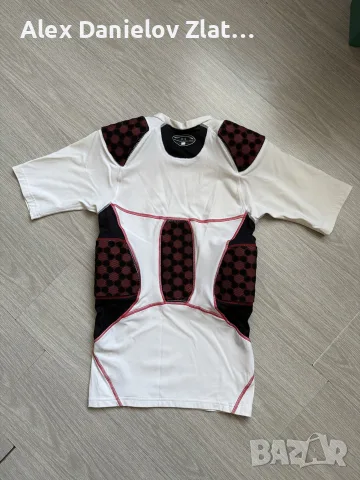Компресионна фланелка с протектори Under Armour HeatGear - Размер L⁠, снимка 5 - Тениски - 55954076