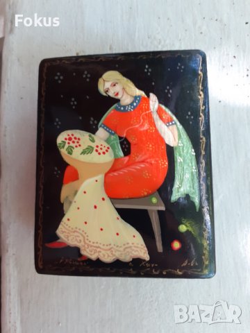 Стара руска лакова кутия ръчно рисувана, снимка 1 - Антикварни и старинни предмети - 41808182