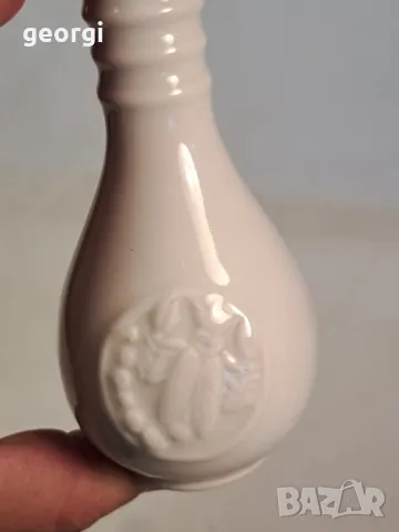 българска порцеланова вазичка 8/1