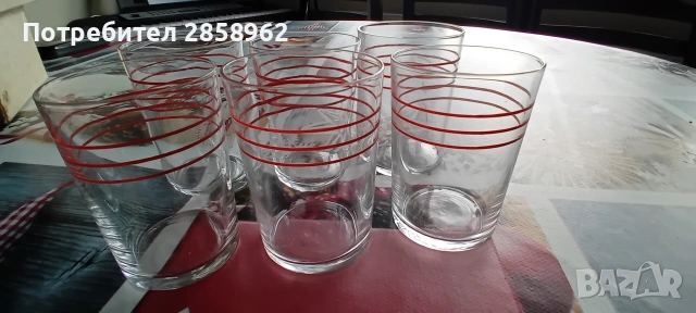 Продавам неупотребяван конплект от 6 броя "ретро стъклени чаши с цветни кантове за ракия"