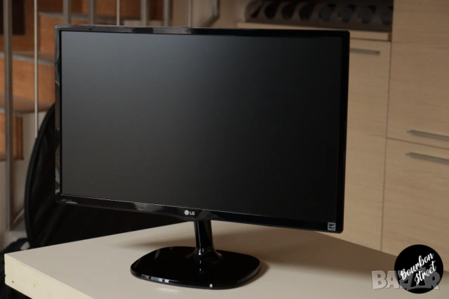 24" LG Full HD LED IPS flicker-free монитор с много тънък дизайн 24MP57VQ-P