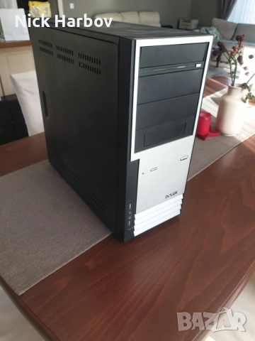 Лот компютърни кутии със захранвания и дънни платки