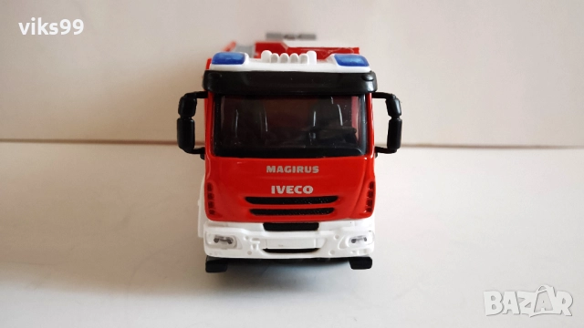 Iveco Magirus RW Feuerwehr Bburago - Мащаб 1:50, снимка 7 - Колекции - 52670816