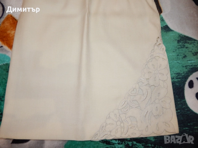 Дамски костюм с бродерия М размер, снимка 7 - Костюми - 51998523