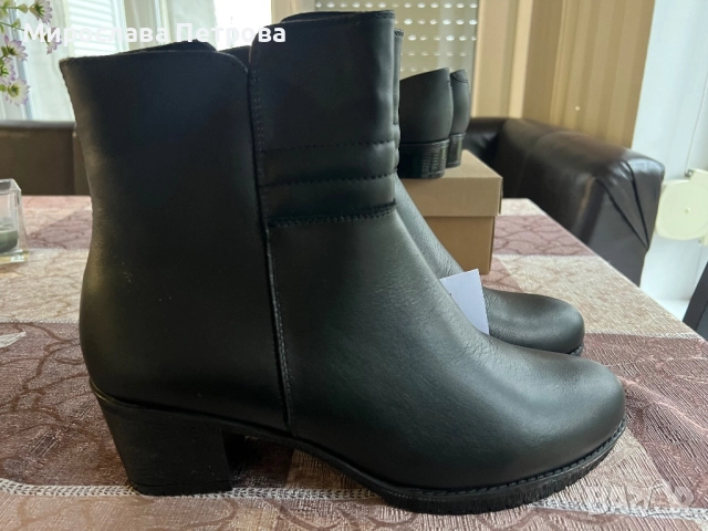 НОВИ! Дамски униформени боти., снимка 2 - Маратонки - 52669613