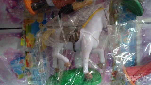 Фигурки на Рапунцел за игра или за торта, снимка 13 - Фигурки - 27830695