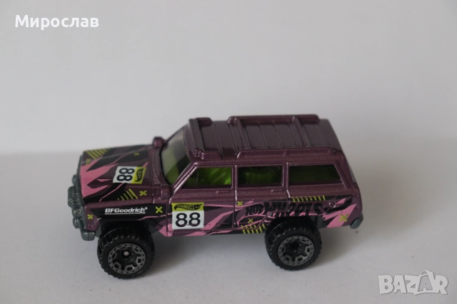 1/64 HOT WHEELS JEEP WAGONEER КОЛИЧКА МОДЕЛ, снимка 2 - Колекции - 52919449