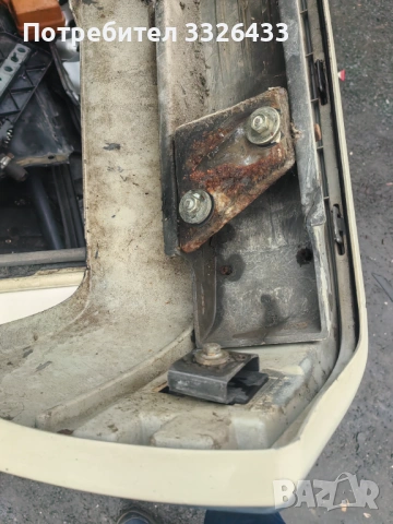Оригинална задна бирня широка лайстна от Мерцедес 190 , снимка 6 - Автомобили и джипове - 53722173