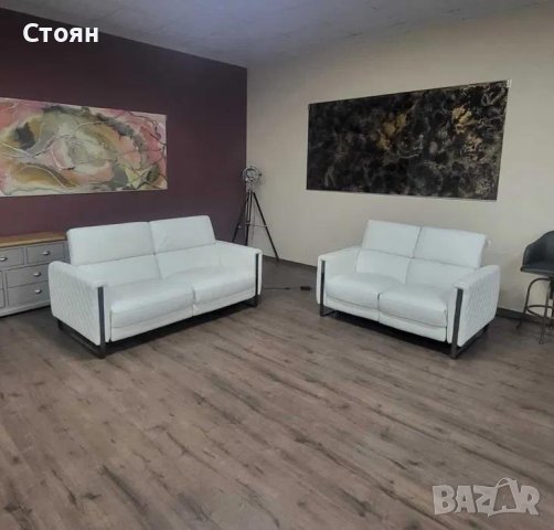 Бял кожен комплект дивани тройка и двойка с релаксиращ механизъм, снимка 2 - Дивани и мека мебел - 42422381