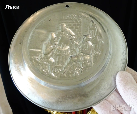 Калаена чиния картина „В избата”на Eduard von Grützner. , снимка 5 - Антикварни и старинни предмети - 53575257