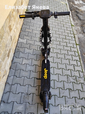 Електрически скутер-тротинетка JEEP JUC AS IPX5 ДО 25 КМ/Ч, ПРОБЕГ ДО 50 КМ, снимка 3 - Други спортове - 52813080