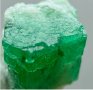 Изумруден кристал в топ зелен цвят! 8.20кт.!, снимка 1 - Арт сувенири - 44321831