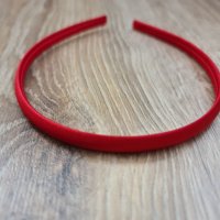 Сатенена червена диадема за коса, снимка 1 - Аксесоари за коса - 35844430