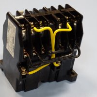 Контактор реверсивен Fuji Electric SRCa 3938-06RM Reversive Magnetic Switch , снимка 2 - Резервни части за машини - 38989768