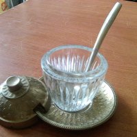 Красива захарничка от дебело стъкло и метал с поднос, снимка 3 - Антикварни и старинни предмети - 35862179