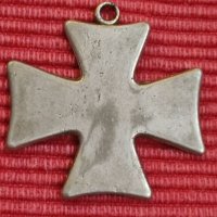 Стар емайлиран кръст. , снимка 3 - Колиета, медальони, синджири - 35978548