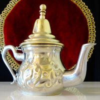 Арабски чайник от месинг,релеф. , снимка 4 - Антикварни и старинни предмети - 40590252