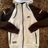 Суичър Nike , снимка 1 - Спортни дрехи, екипи - 40852930