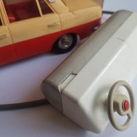 Търся да закупя такава Стара ГДР играчка Вартбург., снимка 2 - Колекции - 40803096