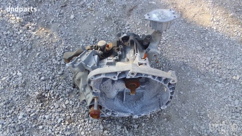 Скорости Alfa Romeo 147 1.6i 16v 2003г., снимка 1