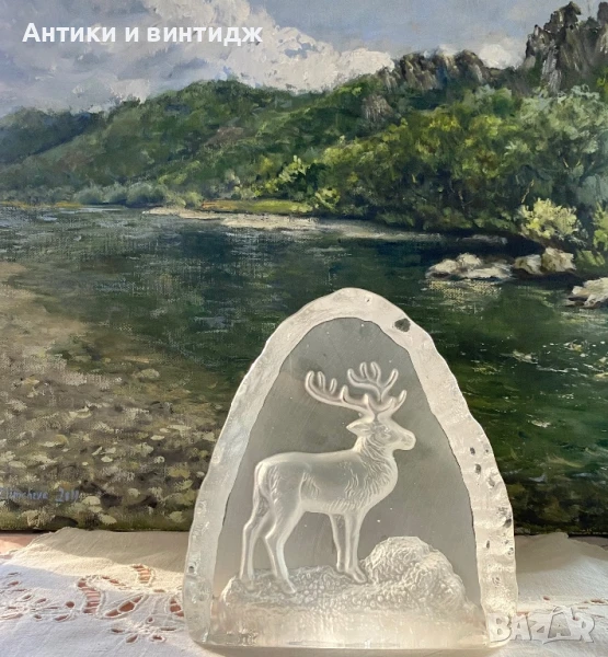 Преспапие стъклена фигурка Елен, снимка 1