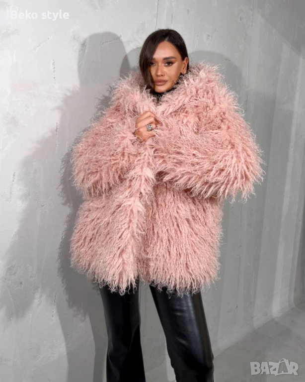 Видео на модел Пухкаво зимно яке в Бежаво и Розово, снимка 1