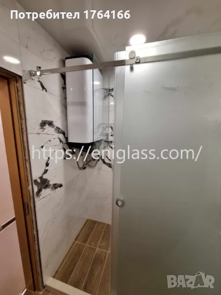 Стъклена душ кабина с плъзгаща система и врата и мат стъкло, снимка 1