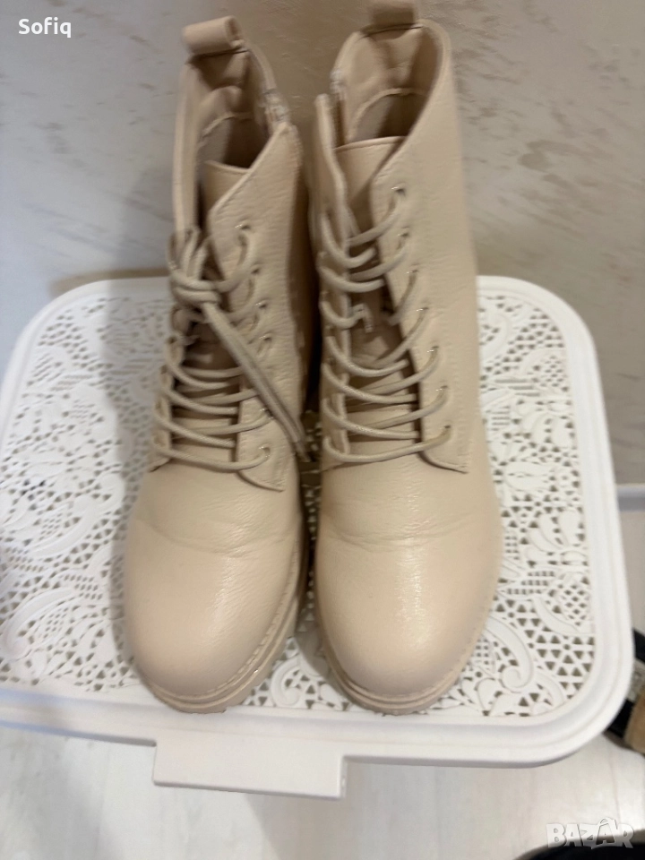 Боти, снимка 1