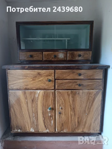 Старинен бюфет