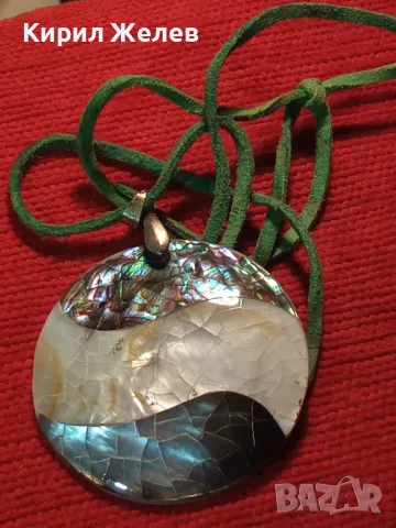 ПРЕЛЕСТЕН СЕДЕФЕН МЕДАЛЬОН КРАЛСКИ СЕДЕФ и ШНУРЧЕ от ВЕЛУР Ръчна АРТ ИЗРАБОТКА 47285, снимка 9 - Колиета, медальони, синджири - 47298496