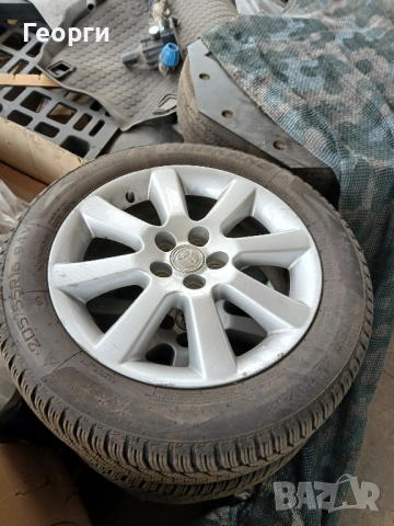 зимни гуми с джанти за тойота, снимка 1