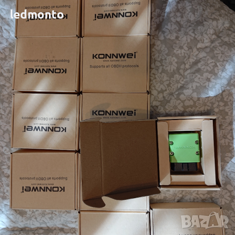 Устройство за диагностика на автомобили - чете и трие грешки Konnwei ЧЕРВЕНО, снимка 7 - Аксесоари и консумативи - 26170912