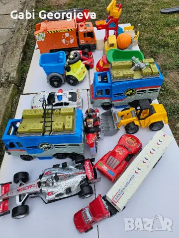 Голям лот с детски коли,пожарна,камиони, снимка 4 - Коли, камиони, мотори, писти - 49471895