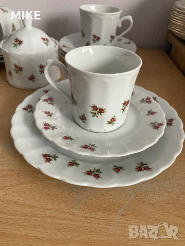 Порцеланов сервиз за чай / кафе, снимка 2 - Сервизи - 53195311