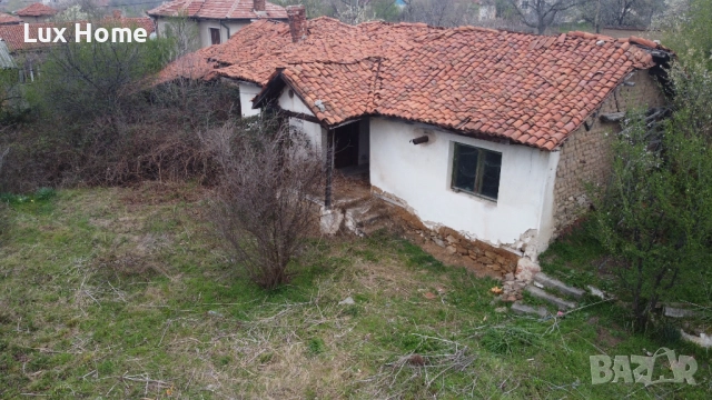 Къща в Хисаря с двор, снимка 4 - Къщи - 52438833