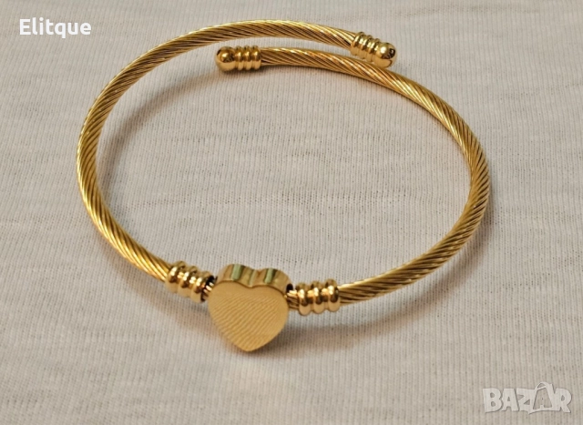 Дамска твърда гривна от медицинска стомана с акцент Сърце, снимка 6 - Гривни - 52871165