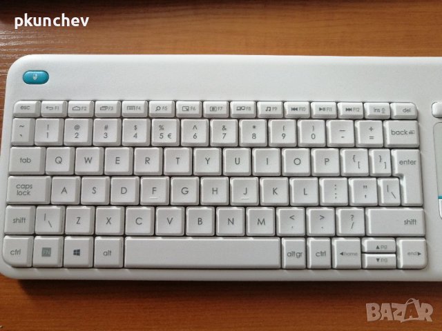 Безжична клавиатура с тъчпад LOGITECH K400 PLUS, снимка 3 - Клавиатури и мишки - 41452329