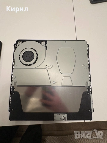 PlayStation 4 slim 1TB, снимка 4 - PlayStation конзоли - 53056954