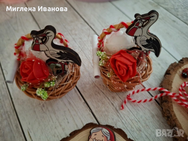 Мартеници на дървени шайбички/кошнички, снимка 8 - Ръчно изработени сувенири - 34237664